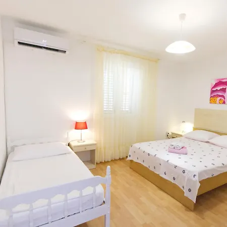 Affittacamere ꕥ Sunce, Family Choice, Panoramic View, Island Brac 3*
